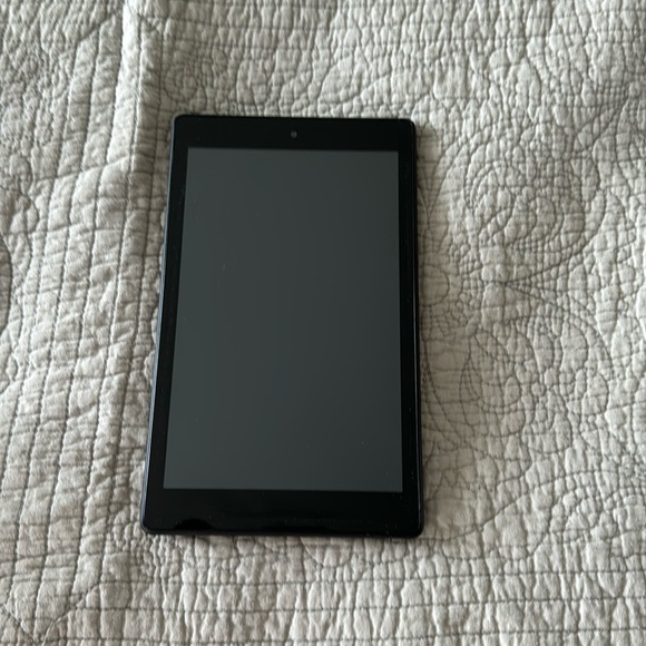 Kids Amazon Fire Tablet - Picture 3 of 3